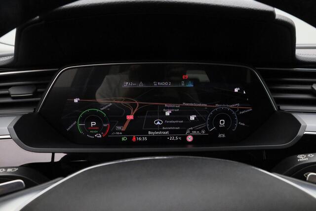 Audi e-tron e-tron 50 quattro Launch edition plus 71 kWh | Panoramadak | Lederen bekleding | Navigatie | Stoelverwarming