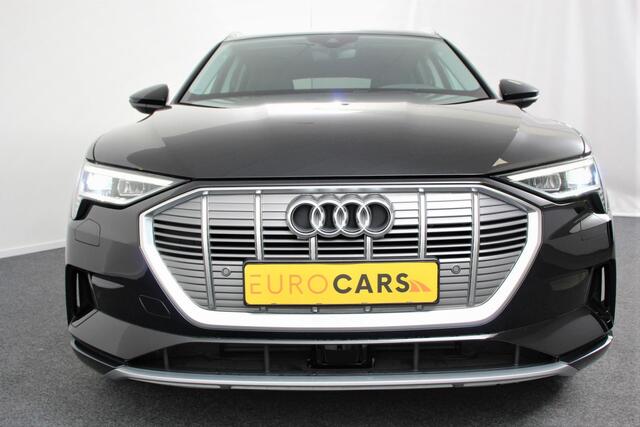 Audi e-tron e-tron 55 quattro Navigatie Climate Control 4 zone's Leder Virtuele Cockpit Cruise control adaptief Camera Parkeer sensoren Lichtmetalen Velgen 19"