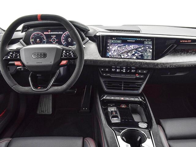 Audi e-tron RS GT Performance 748 PK · Active air suspension · Carbondak, donker mat · Keramische remmen rood · Matrix + laser, led achter