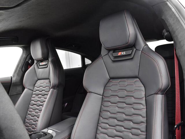 Audi e-tron RS GT Performance 748 PK · Active air suspension · Carbondak, donker mat · Keramische remmen rood · Matrix + laser, led achter