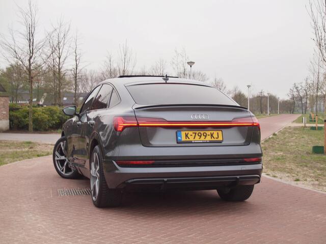 Audi e-tron Sportback 55 quattro S edition 95 kWh | Panoramadak | Camera | Apple Carplay | Cruise Control |