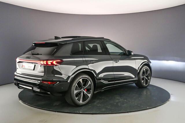 Audi e-tron Q6 Edition One 55 quattro | Pano | Head Up | Luchtvering | B&O | Matrix | 2de Scherm | 360Cam | OLED | Matrix LED | Keyless |