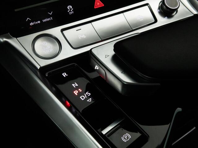 Audi e-tron e-tron 50 QUATTRO 313 PK Launch edition plus | Panoramadak | Elek. stoelen + geh. | Stoelverwarming | Adaptive Cruise | Apple Carplay | Navi