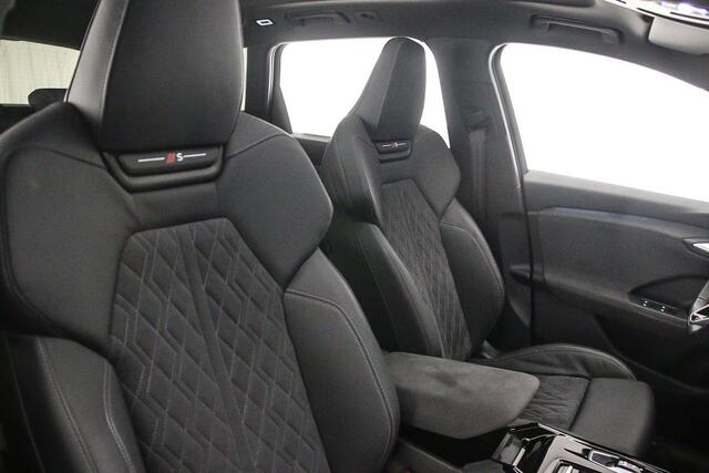 Audi e-tron Q6 S edition 100 kWh | Pano | B&O | Tech Pro | S-Stoelen | Luchtvering | Massage | Matrix | MMi Pro | 2de scherm | S Line