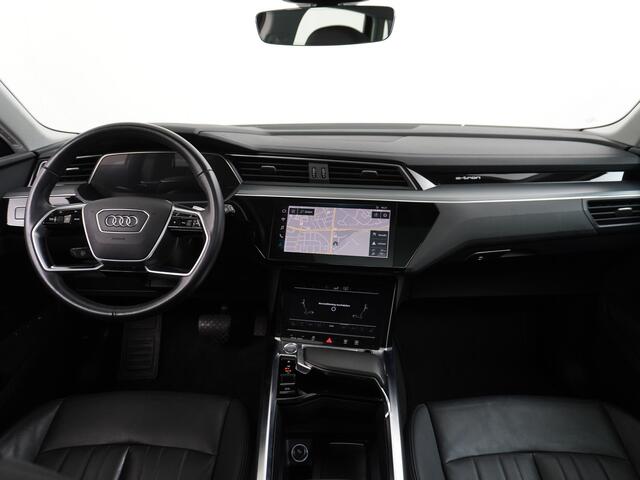 Audi e-tron 50 Quattro Launch Edition Plus 71kWh Navi Panoramadak Luchtvering Cruise control Adaptief PDC Stoelverwarming Parkeerhulp v/a/zijk Led Lmv 20" Keyless-go Lichtpakket Dodehoekdetectie Regensensor Fase 3 laden