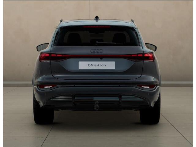 Audi e-tron Q6 S edition 83 kWh | Panoramadak | Trekhaak | Sportstoelen | 20 inch LM velgen | Navigatie