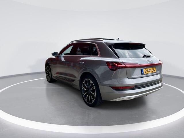 Audi e-tron 55 Quattro 360pk Advanced 95 kWh · Panoramadak · Luchtvering · Stoelverwarming · Drive Select · Elek. Achterklep · Afneembare Trekhaak · Lederen Bekleding · 21"Velgen ·