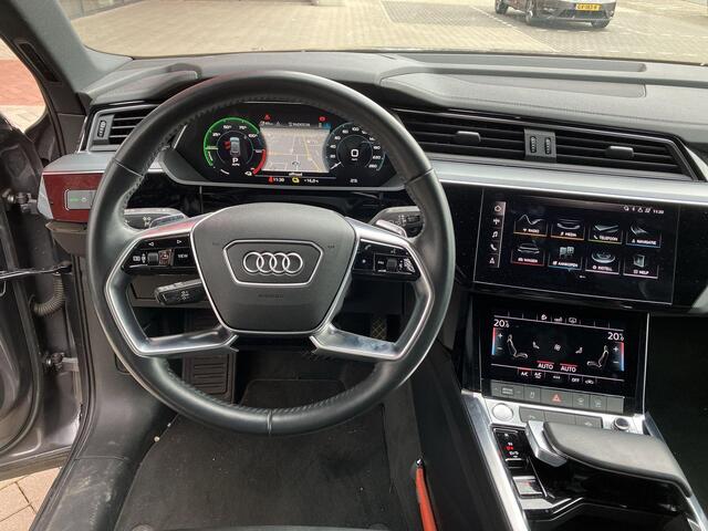 Audi e-tron 55 Quattro 360pk Advanced 95 kWh · Panoramadak · Luchtvering · Stoelverwarming · Drive Select · Elek. Achterklep · Afneembare Trekhaak · Lederen Bekleding · 21"Velgen ·
