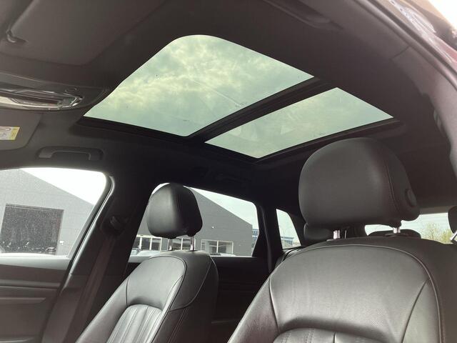 Audi e-tron 55 Quattro 360pk Advanced 95 kWh · Panoramadak · Luchtvering · Stoelverwarming · Drive Select · Elek. Achterklep · Afneembare Trekhaak · Lederen Bekleding · 21"Velgen ·