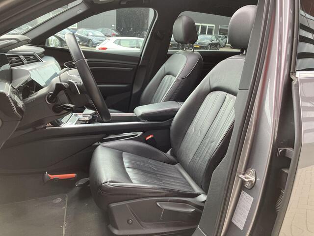 Audi e-tron 55 Quattro 360pk Advanced 95 kWh · Panoramadak · Luchtvering · Stoelverwarming · Drive Select · Elek. Achterklep · Afneembare Trekhaak · Lederen Bekleding · 21"Velgen ·