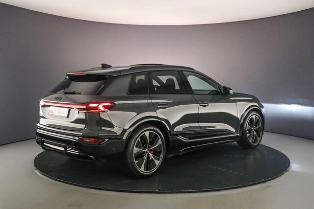 Audi e-tron SQ6 Edition One 490PK | Pano | B&O | Top-View | Head-Up | 21-Inch | Matrix | Carbon | MMI Pro | Stoelverwarming Voor + Achter |