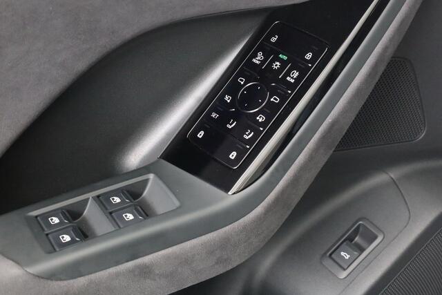 Audi e-tron Q6 S edition performance 100 kWh 225 kW / 306 pk | Panoramadak | 360 Camera | Trekhaak | 21 inch