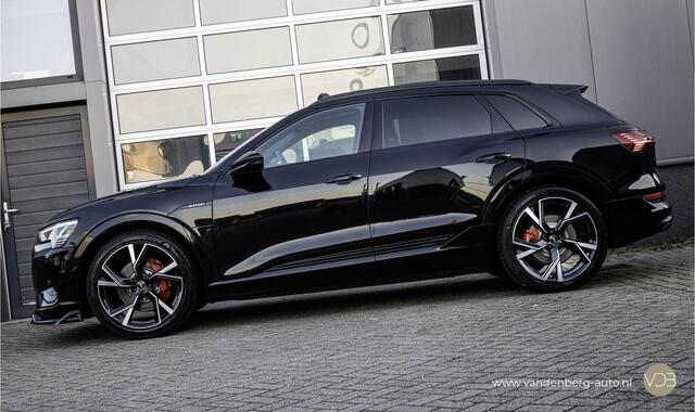 Audi e-tron 50 Quattro 3x S-Line Black Edition 22inch PANO Origineel NL