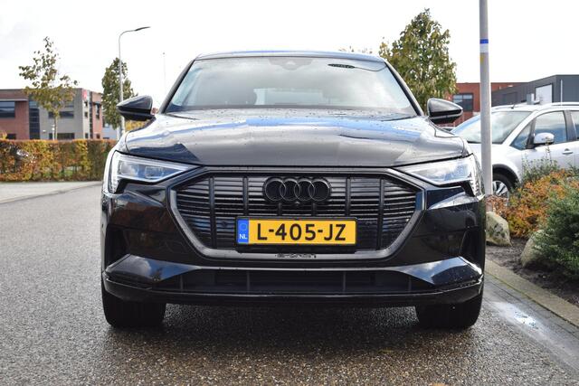 Audi e-tron 50 Quattro BLACK EDITION 71 kWh | 360 Camera | 22" Zomer en Winterbanden | NAVI | Elec. Kofferklep | Digitaal Display
