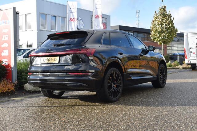 Audi e-tron 50 Quattro BLACK EDITION 71 kWh | 360 Camera | 22" Zomer en Winterbanden | NAVI | Elec. Kofferklep | Digitaal Display