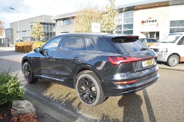 Audi e-tron 50 Quattro BLACK EDITION 71 kWh | 360 Camera | 22" Zomer en Winterbanden | NAVI | Elec. Kofferklep | Digitaal Display