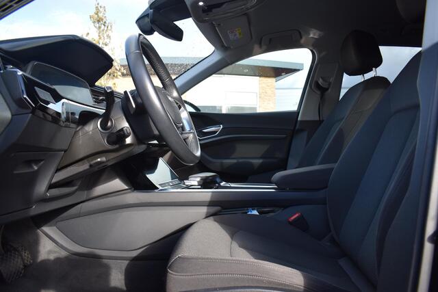 Audi e-tron 50 Quattro BLACK EDITION 71 kWh | 360 Camera | 22" Zomer en Winterbanden | NAVI | Elec. Kofferklep | Digitaal Display