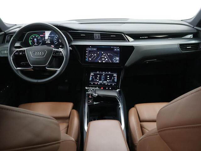 Audi e-tron 55 quattro Advanced edition Plus 95 kWh | SOH 94% | Navigatie | Parkeercamera | Stoelverwarming | Keyless Go | Ele. verstelbare stoelen + Geheugen | Digitaal Dashboard | Adaptieve Cruise Control |