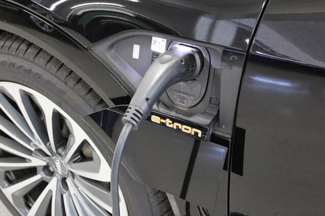 Audi e-tron e-tron 55 quattro advanced 95 kWh | TREKHAAK | 3FASE | LUCHTVERING | 361PK | 21'LMV | NAVI | KEYLESS | PDC-V/A |