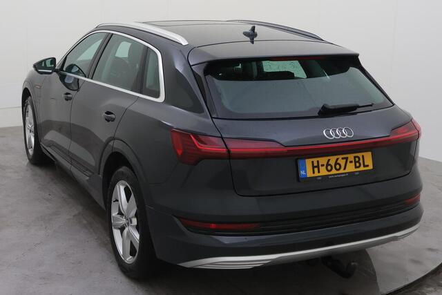 Audi e-tron e-tron 50 quattro Launch edition plus 71 kWh / Led / Pano / Parkeersensoren V+A / Afneembare trekhaak / Leer /