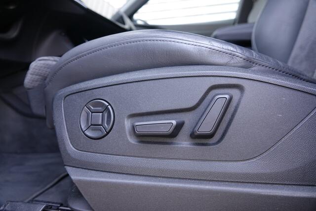 Audi e-tron 55 quattro S edition 95 kWh S-Line | Pano | Trekhaak | Memory | B&O | ACC | Keyless | 22 Inch |