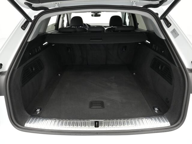 Audi e-tron e-tron 55 quattro advanced 95 kWh Navigatie Leder Camera Stoelverwarming 42