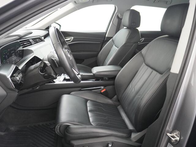 Audi e-tron 55 Quattro 408pk 95kWh Luchtvering Adaptive-Cruise Apple Carplay Android Trekhaak Elektr.Stoel+Leder+Verwarmd+Geheugen Lmv 21" Camera LED Koplampen Navi Ecc Parkassist Virtual-Cockpit PDC-a+v Advanced Edition Plus Keyless Audi sound system Lane-Assist Aud