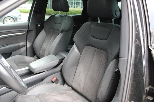 Audi e-tron 50 quattro Business edition Plus 71 kWh Panoramadak - Trekhaak - LED - ACC -