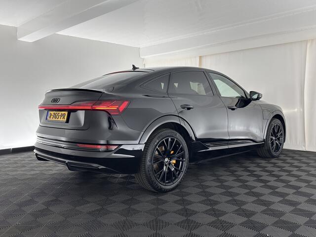Audi e-tron Sportback 55 quattro S edition 95 kWh [ 3-Fase ] (INCL.BTW) *FULL-LEATHER | FULL-LED | ADAPTIVE-CRUISE | BANG&OLUFSEN | TOP-VIEW | MEMORY-PACK | BLIND-SPOT | KEYLESS | AMBIENT-LIGHT | AIR-SUSPENSION | SPORT-SEATS | DIGI-COCKPIT | 21''ALU |