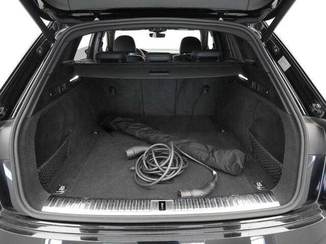 Audi e-tron e-tron 55 quattro 361pk advanced S-Line 95 kWh Navigatie Camera Stoelverwarming Side assist B&O 6