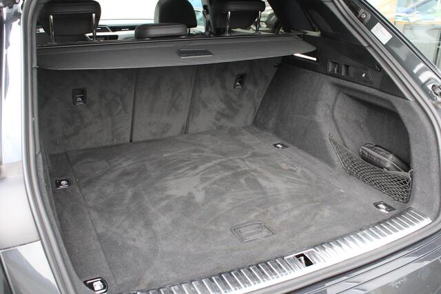 Audi e-tron 50 quattro S edition 71 kWh | Schuif/Kantel Dak | Matrix LED | S-Line Sportstoelen + Memory | 21'' Lichtmetalen Velgen | Afneembare Trekhaak |
