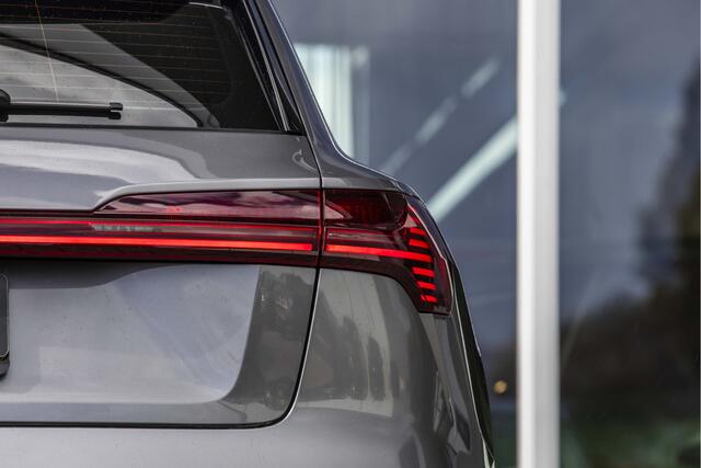 Audi e-tron e-tron 50 quattro Launch edition plus 71 kWh | Pano | NL-Auto | LED