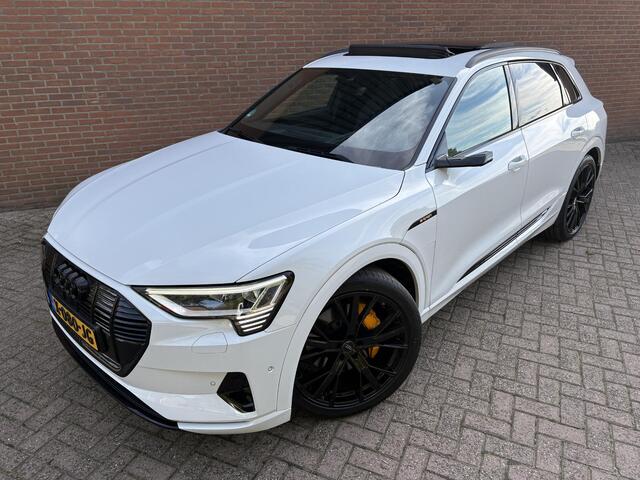 Audi e-tron 55 quattro S edition 95 kWh B&O - Ruitjesleder -22inch - Panorama