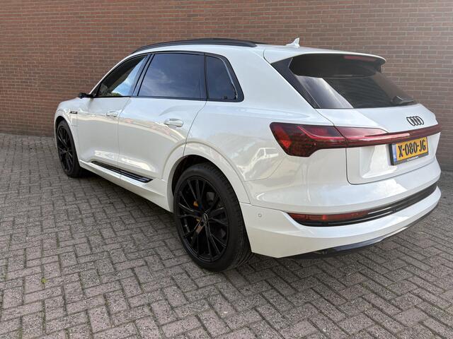 Audi e-tron 55 quattro S edition 95 kWh B&O - Ruitjesleder -22inch - Panorama