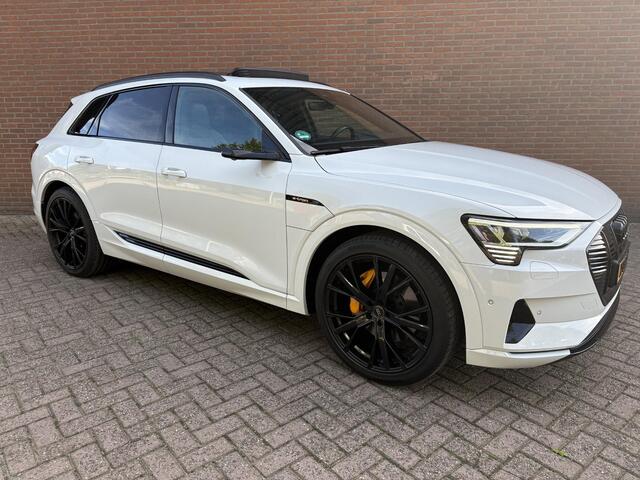 Audi e-tron 55 quattro S edition 95 kWh B&O - Ruitjesleder -22inch - Panorama
