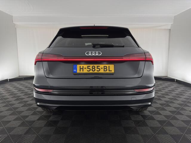 Audi e-tron 55 quattro advanced 95 kWh [3-Fase] {SOH-92%} *PANO | LUXURY-LEATHER | FULL-LED | BANG&OLUFSEN | ADAPTIVE-CRUISE | MEMORY-PACK | BLIND-SPOT | TOP-VIEW | SPORT/HEATED-SEATS | KEYLESS | DAB+ | ECC | PDC | 22''ALU*