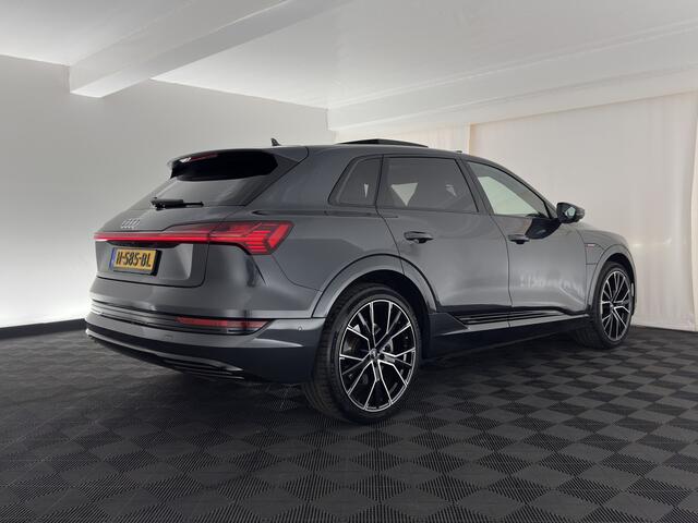 Audi e-tron 55 quattro advanced 95 kWh [3-Fase] {SOH-92%} *PANO | LUXURY-LEATHER | FULL-LED | BANG&OLUFSEN | ADAPTIVE-CRUISE | MEMORY-PACK | BLIND-SPOT | TOP-VIEW | SPORT/HEATED-SEATS | KEYLESS | DAB+ | ECC | PDC | 22''ALU*