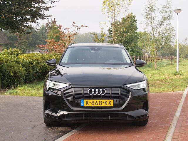 Audi e-tron 55 quattro Business edition 95 kWh | Camera | Apple Carplay | Cruise Control | Stoelverwarming |