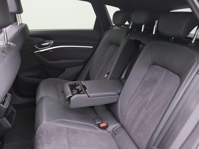 Audi e-tron 55 quattro S edition 95 kWh 408PK Aut. SOH 92,25%, Pano-Schuifdak, Memorystoel, Luchtvering, Alarm, Stoelverwarming, 20" LM Velgen, Adaptieve Cruise Control