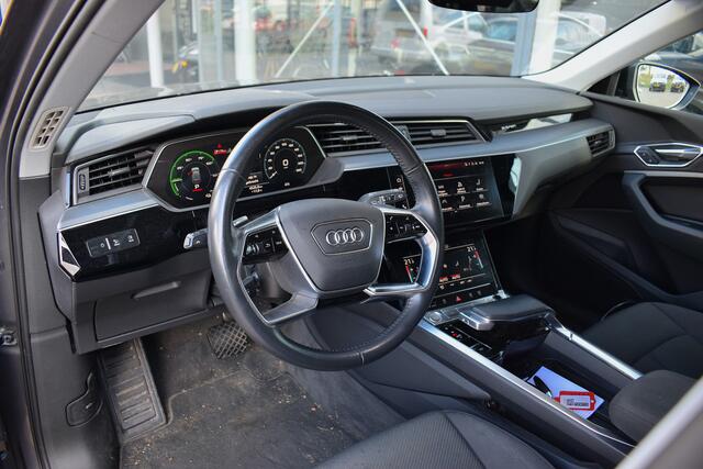 Audi e-tron e-tron 50 quattro Launch edition 71 kWh | Apple CarPlay | Luchtvering | Memory | 20" LM