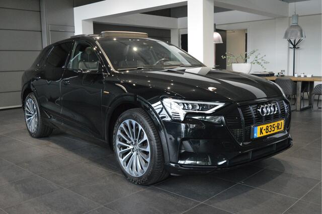 Audi e-tron e-tron 55 quattro Black Style pano head up B&O camera 21 inch !!