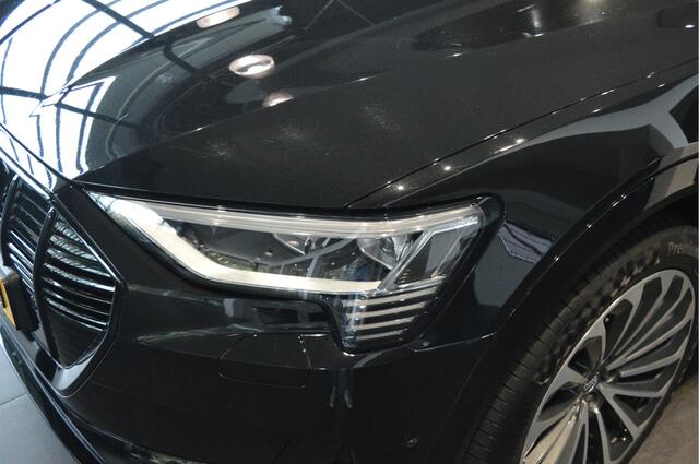 Audi e-tron e-tron 55 quattro Black Style pano head up B&O camera 21 inch !!