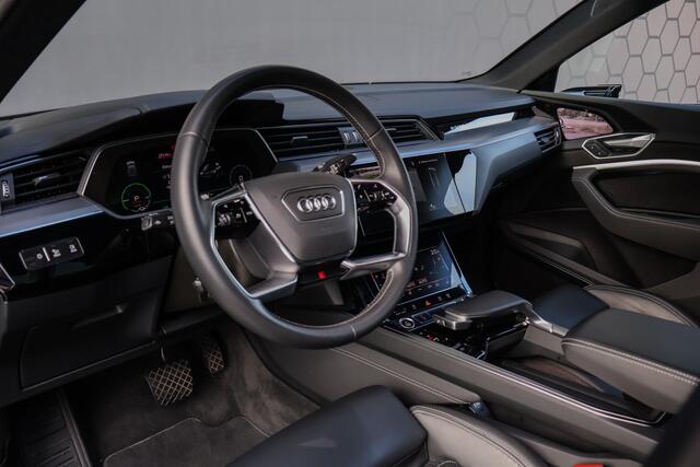 Audi e-tron Sportback 55 quattro 95 kWh | VP EXCL. BTW | NETTO BIJTELLING SLECHTS ¤ 472,- | RS-STOELEN | ADAPTIVE CRUISE | 22" | B&O SURROUND | PANORAMADAK | VIRTUAL MIRRORS | STUURWIELVERWARMING | TREKHAAK| HEAD-UP DISPLAY | STOELVERWARMING V+A | LUCHTVERING | CARPL