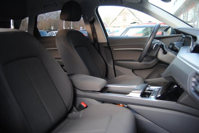 Audi e-tron 50 quattro edition || 71KwH