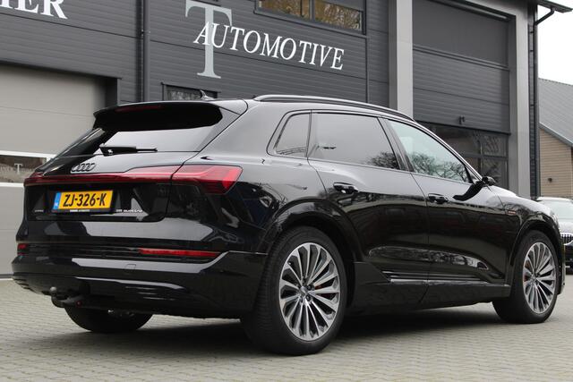 Audi e-tron e-tron 55 quattro advanced 95 kWh - S - line Panoramadak - Head-up display - 21 inch - Bang en Olufsen Dealer onderhouden - Nederlandse auto - Luchtvering - Black pack - Vol leder vol uitgevoerde auto