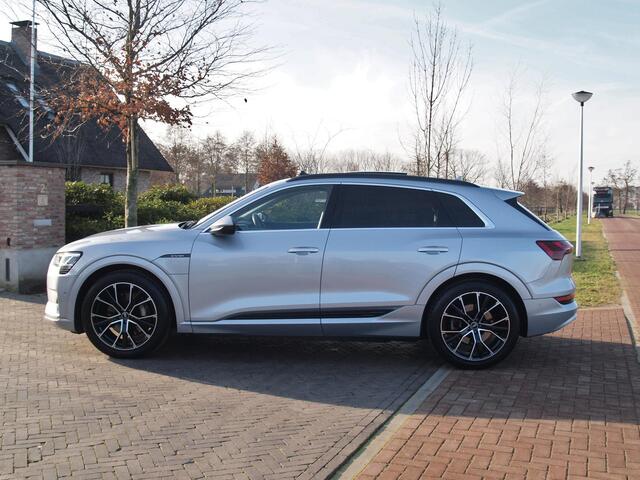 Audi e-tron 55 quattro Business edition Plus 95 kWh | Panoramadak | Camera | Apple Carplay | Cruise Control |