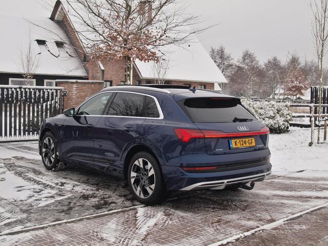 Audi e-tron 55 quattro S edition 95 kWh | SOH 95% | S-Line | Panoramadak | Trekhaak | Apple Carplay | Cruise Control | Parkeersensoren |