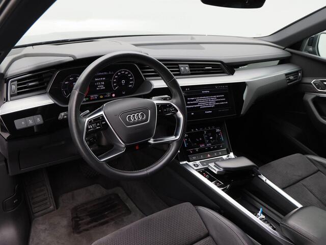 Audi e-tron 55 quattro Business edition Plus 95 kWh 409 Pk | Afneembare Trekhaak | Head-Up Display | Panoramadak | Stoelverwarming voor & achter | 4-Zone Airco | 21 Inch