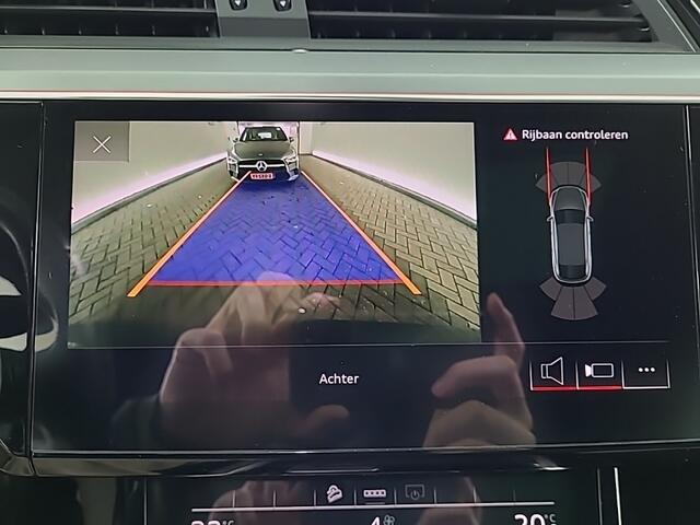 Audi e-tron Sportback 50 quattro S edition 71 kWh S-Line | Panoramadak | Stoelverwarming | Adaptive Cruise Control | Ambiance Verlichting | Memory Seat | Parkeersensoren | Keyless | Apple Carplay