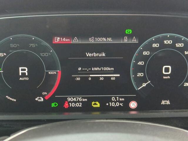 Audi e-tron e-tron 50 quattro Launch edition Black 71 kWh S-Line | Panoramadak | Stoelverwarming | Adaptive Cruise Control | Memory Seat | Parkeersensoren | Keyless | Apple Carplay